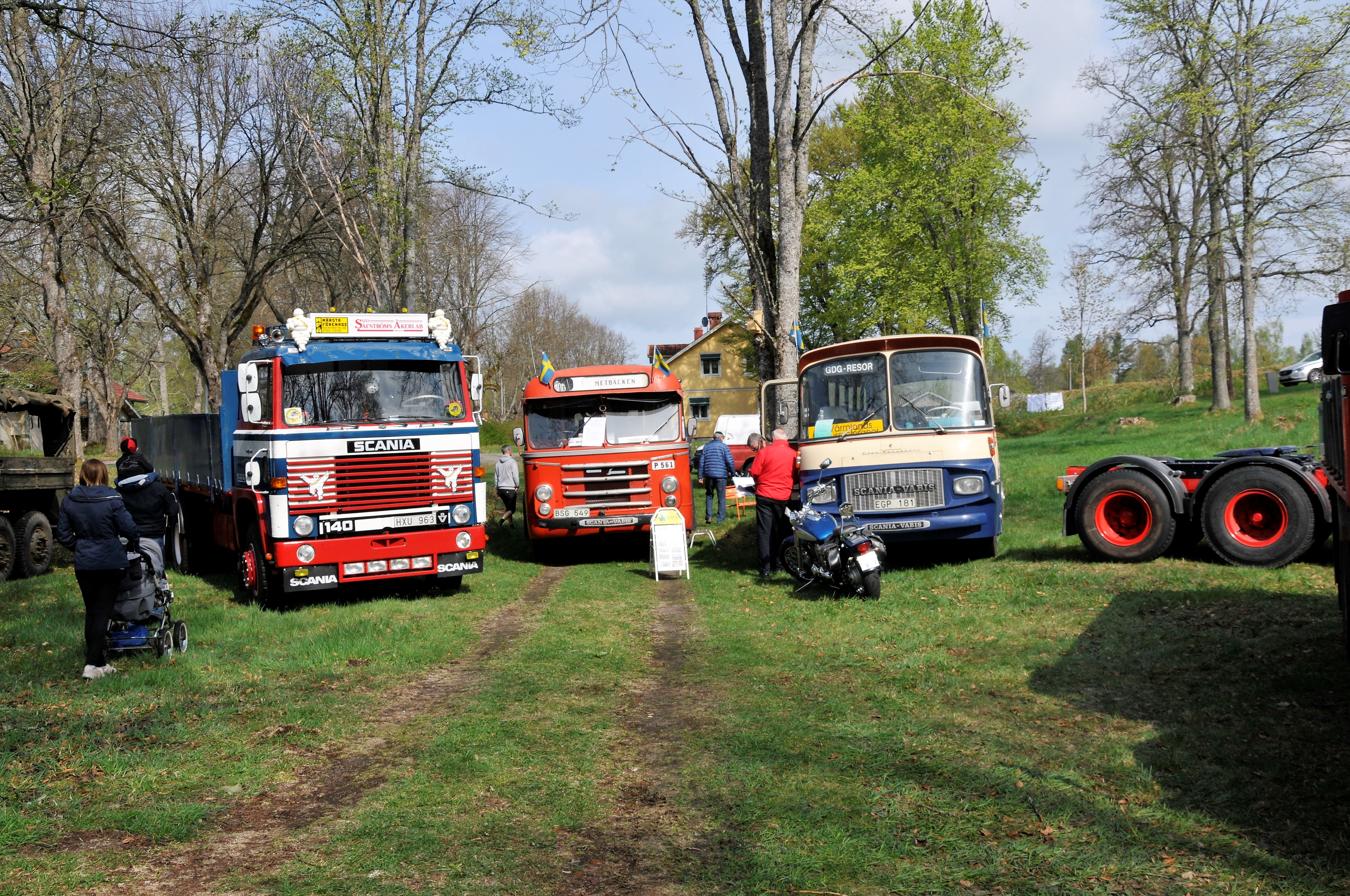 Föreningen deltar med Scania - Vabis Lier och Volvo Skakfyra från 1956 Föreningen deltar med Scania - Vabis Lier och Volvo Skakfyra från 1956