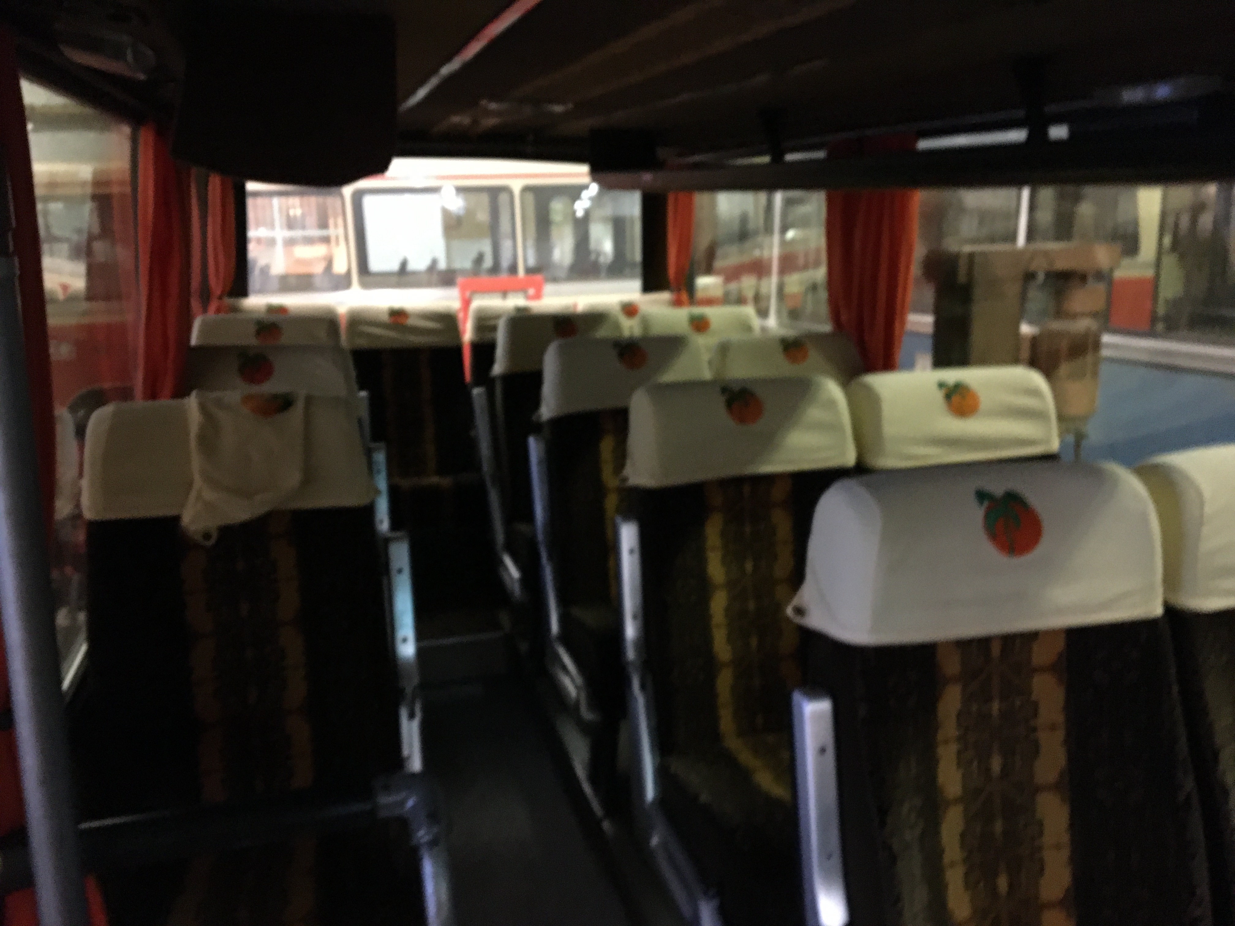 Bo Rudfeldt har städat bussen invändigt med gott resultat Bo Rudfeldt har städat bussen invändigt med gott resultat